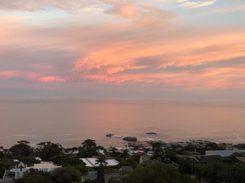 Camps Bay Blue Self-Catering Studios Kapstadt Exterior foto