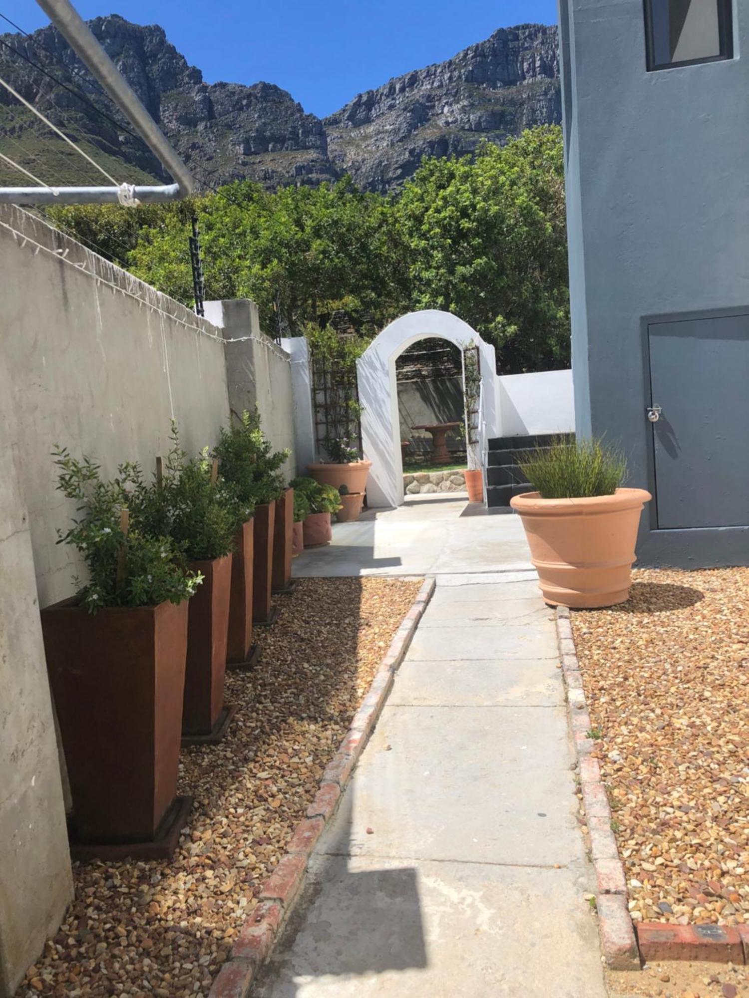 Camps Bay Blue Self-Catering Studios Kapstadt Exterior foto